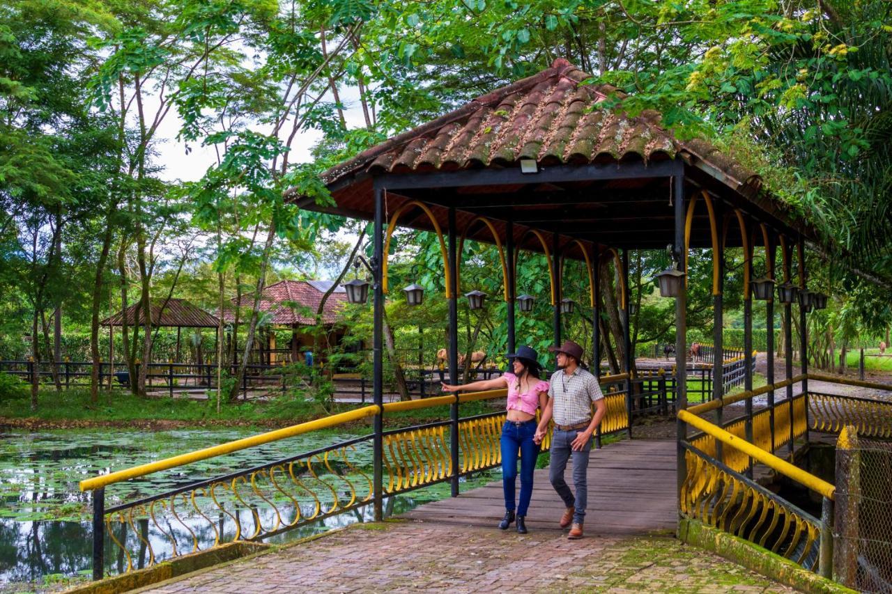 Hotel Campestre La Potra Apiay Kültér fotó